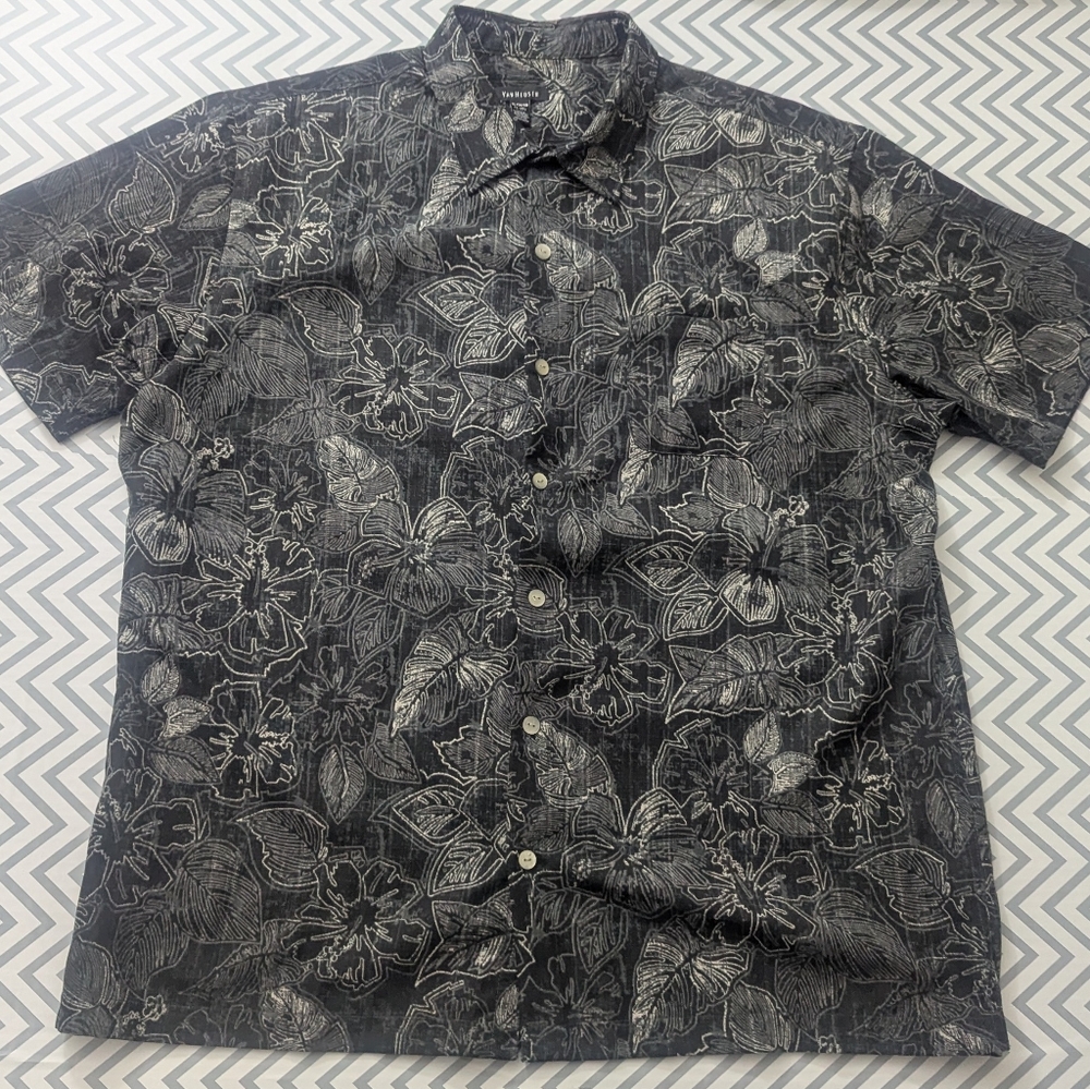 Men’s Van Heusen Monochrome Sketch Floral Hawaiian Button Up Shirt Size XL